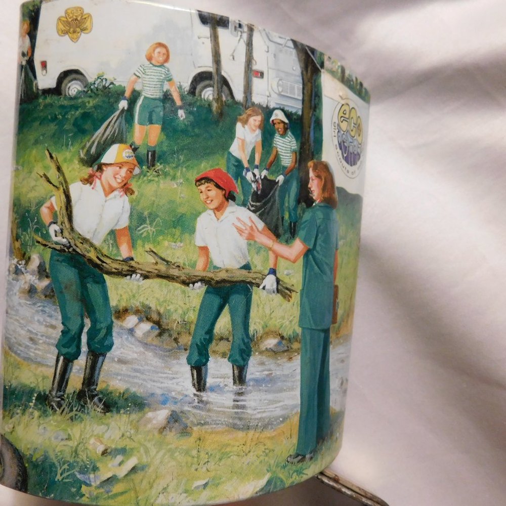 GIRL SCOUT PROMISE COLLECTIBLE TIN - Picture 10 of 11
